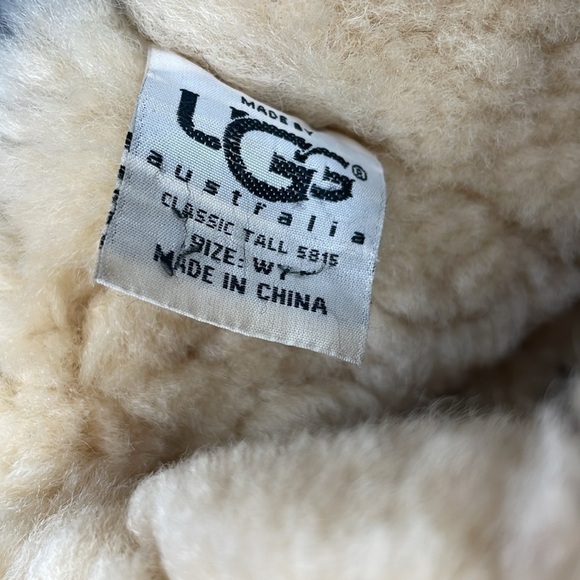 UGG CLASSIC TALL BEECHWOOD BOOTS, SIZE 7 - Picture 4 of 8